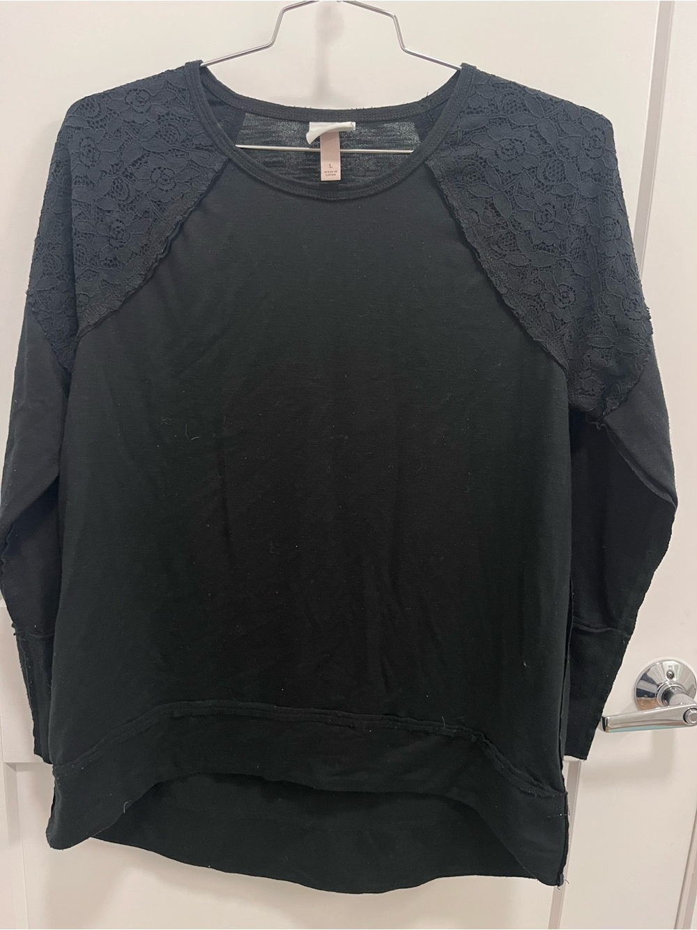 Knox Rose Black Lace-Shoulder Sweatshirt
